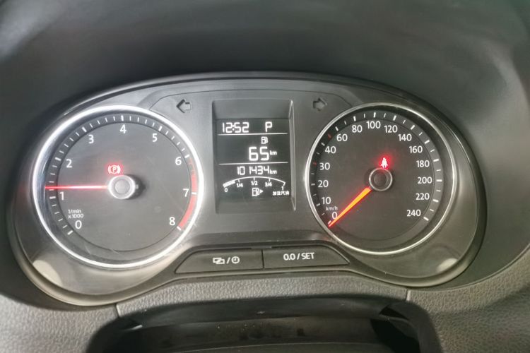 大众 Polo 2016款 1.6L 自动舒适型中控内饰14