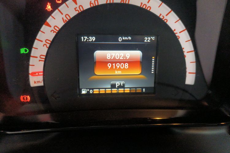 smart fortwo 2017款 1.0L 52千瓦新声特别版 国V中控内饰15