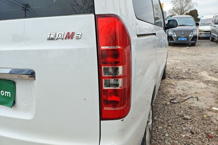 江淮瑞风 瑞风M3 2023款 1.8L 7/8座智联版车身外观9