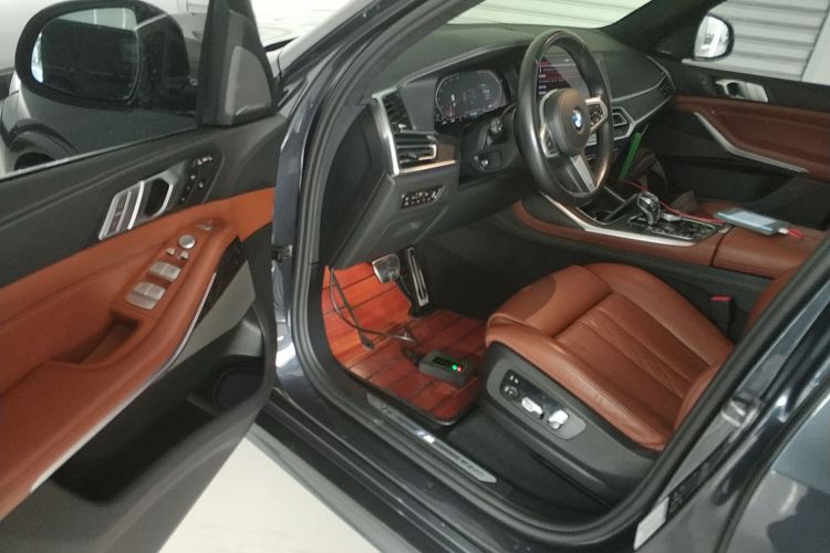 宝马X7 2019款 xDrive40i 尊享型M运动套装中控内饰20