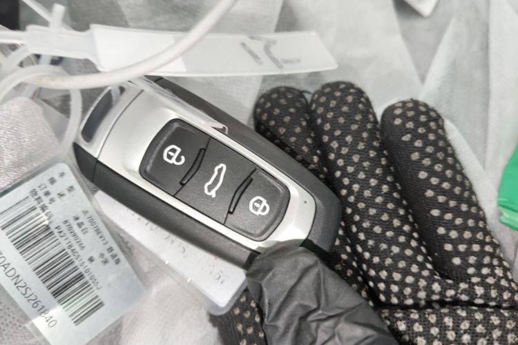 吉利银河 2024款 熊猫mini 200km 耐力熊中控内饰7001