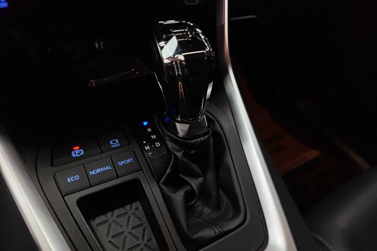 丰田 威兰达 2020款 2.0L CVT两驱豪华版局部细节18