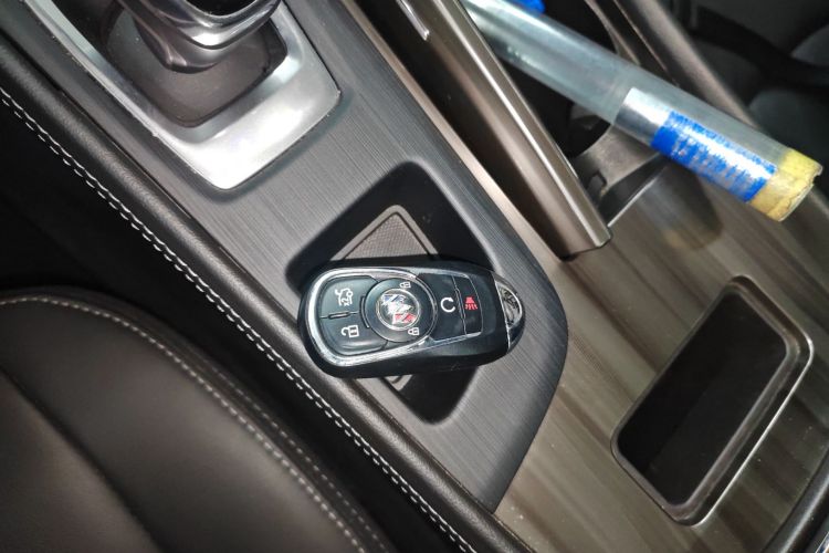 别克 君越 2022款 552T 豪华型中控内饰11