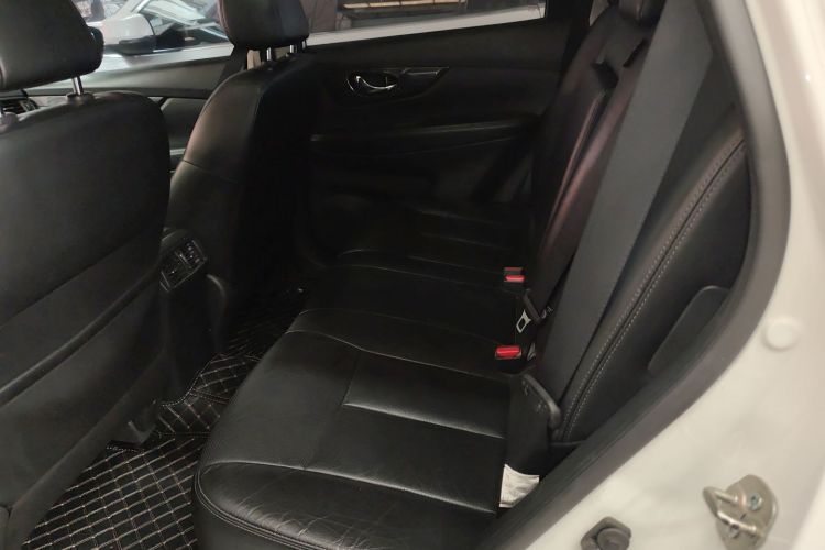 日产 奇骏 2017款 2.0L CVT舒适版 2WD中控内饰21