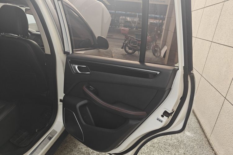 众泰 大迈X5 2015款 1.5T CVT知县型 国IV中控内饰7006