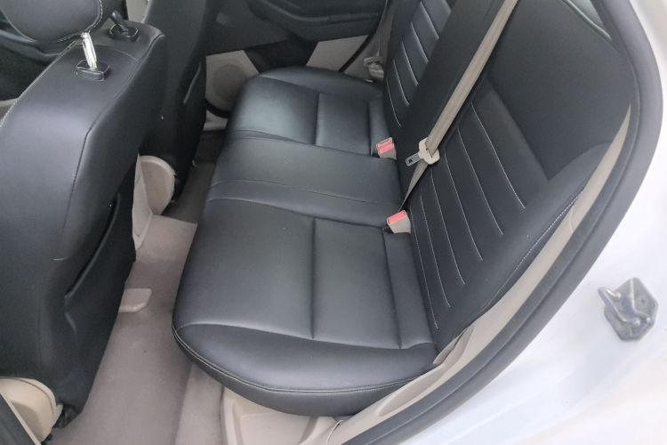 福特 福克斯 2012款 三厢 1.6L 自动舒适型中控内饰21