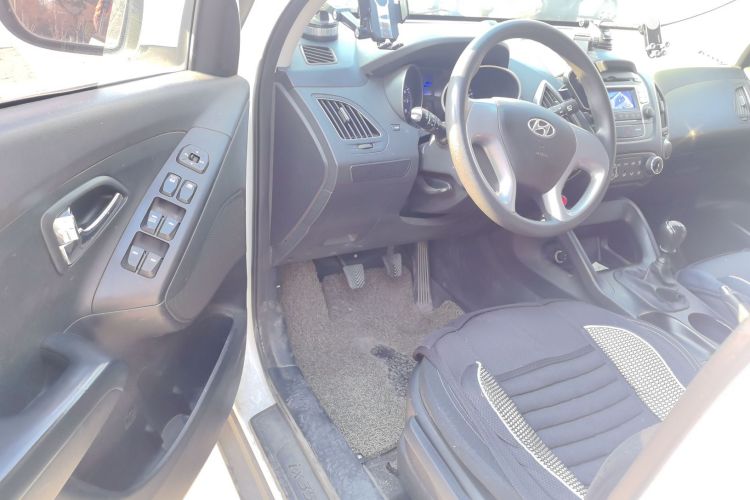 北京现代ix35 2015款 2.0L 手动两驱舒适型 国V中控内饰7003