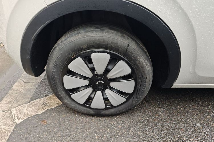 五菱汽车 五菱缤果 2023款 410km 灵犀尊享款车身外观6008