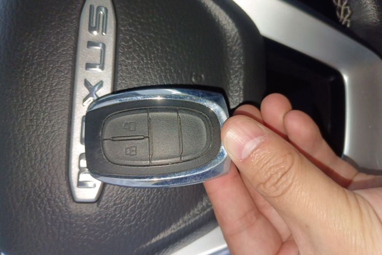 上汽大通MAXUS 大通G20 2021款 改款 PLUS 2.0T 柴油自动豪华版中控内饰7001