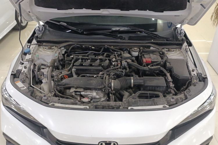 本田 思域 2023款 240TURBO CVT劲势版机舱底盘24