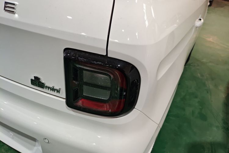 吉利银河 2024款 熊猫mini 200km 耐力熊车身外观9