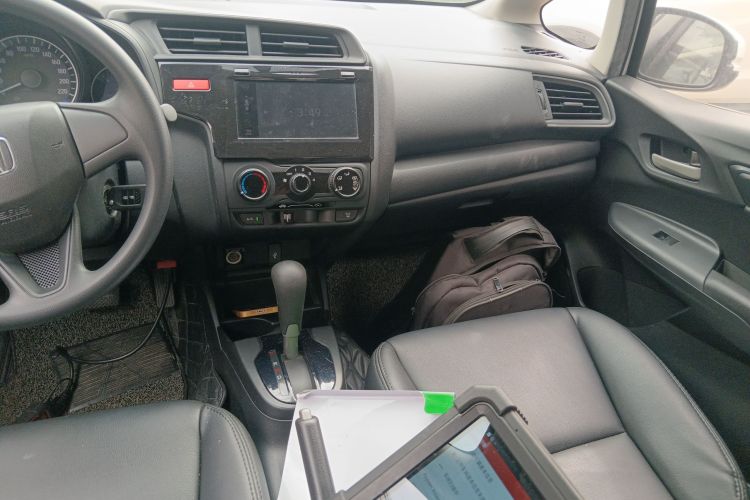 本田 飞度 2016款 1.5L LXS CVT舒适天窗版局部细节16