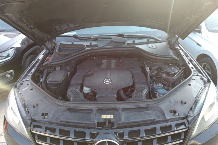 奔驰M级 2014款 ML 320 4MATIC机舱底盘24