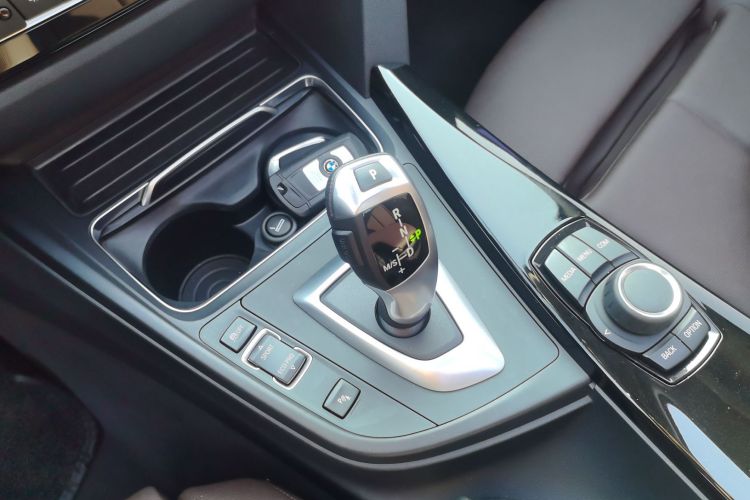 宝马3系 2018款 320Li 时尚型中控内饰18