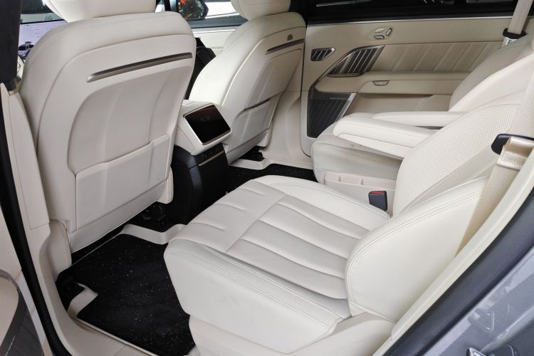 乐道L90 2025款 Max 六座版中控内饰7004