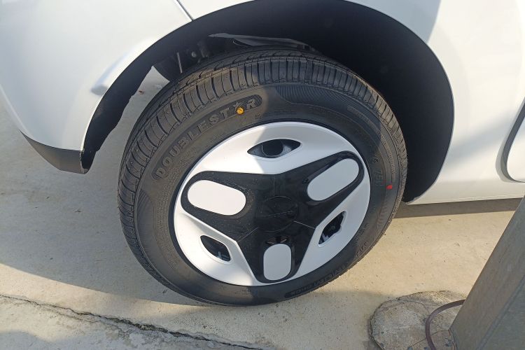 吉利银河 熊猫 2025款 210km 元气熊车身外观6008