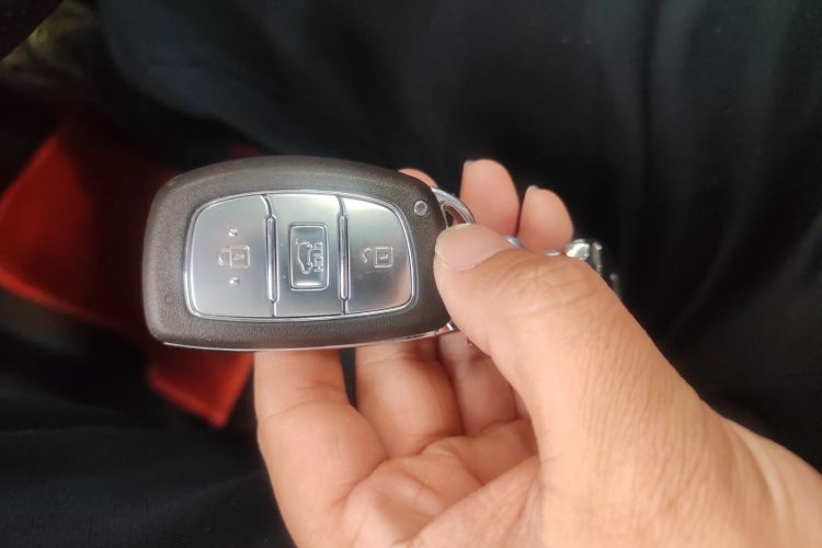 现代 途胜 2018款 1.6T 双离合两驱15周年特别版中控内饰7001