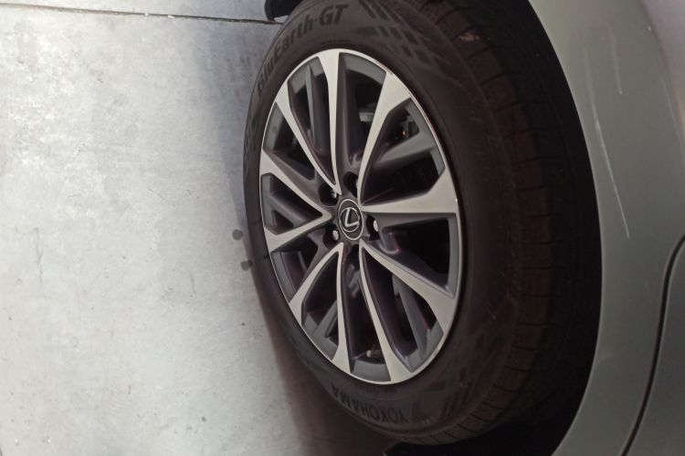 雷克萨斯ES 2023款 200 卓越版车身外观6002