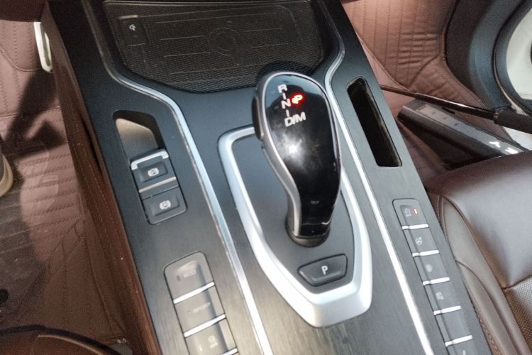 魏牌 VV7 2019款 升级款 2.0T 旗舰型 国V中控内饰18