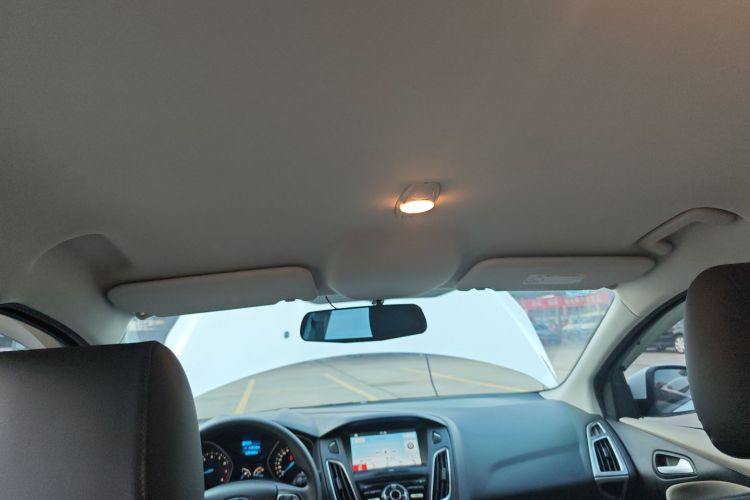 福特 福克斯 2018款 三厢经典 1.6L 自动舒适型智行版中控内饰22