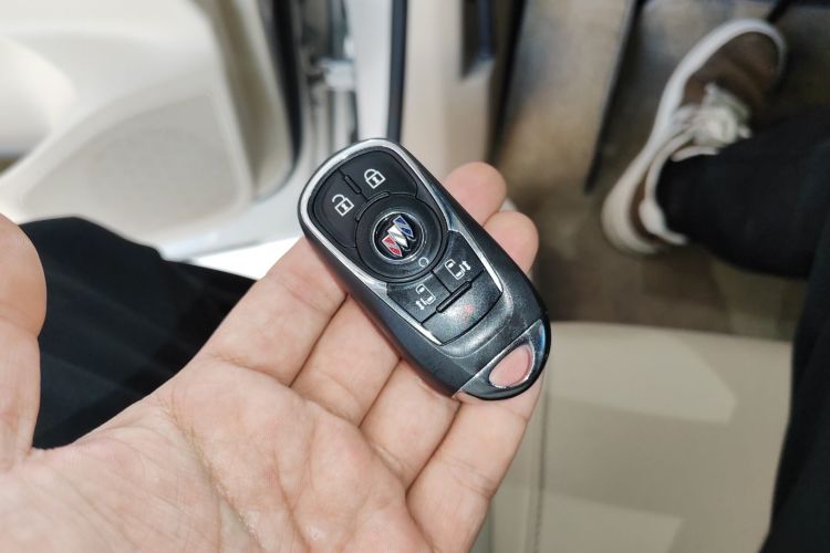 别克GL8 2022款 ES陆尊 653T 尊享型中控内饰11