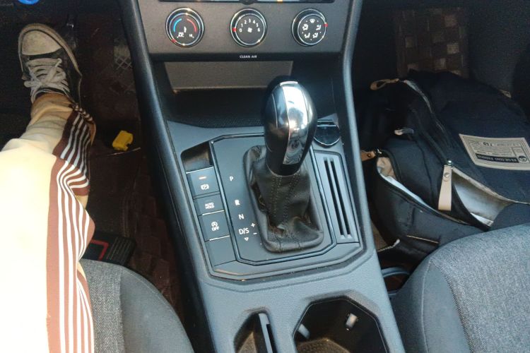 大众 朗逸 2022款 1.5L 自动风尚版中控内饰18