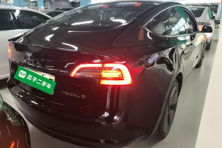 特斯拉 Model 3 2022款 后轮驱动版车身外观7