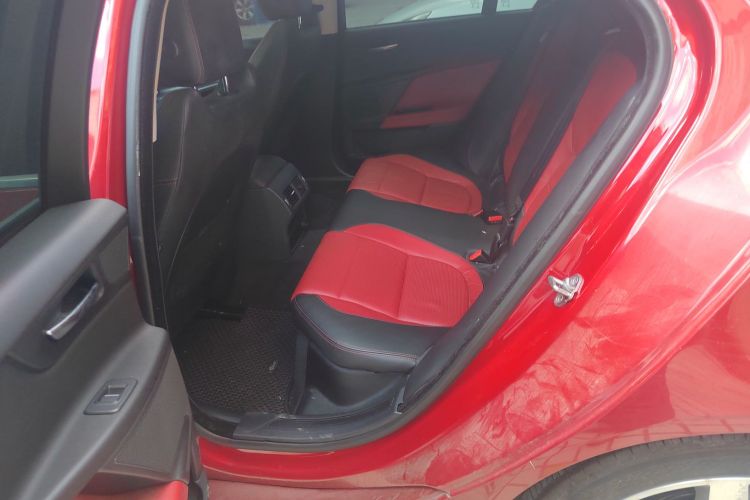 捷豹XE 2015款 2.0T 200PS R-Sport中控内饰7004