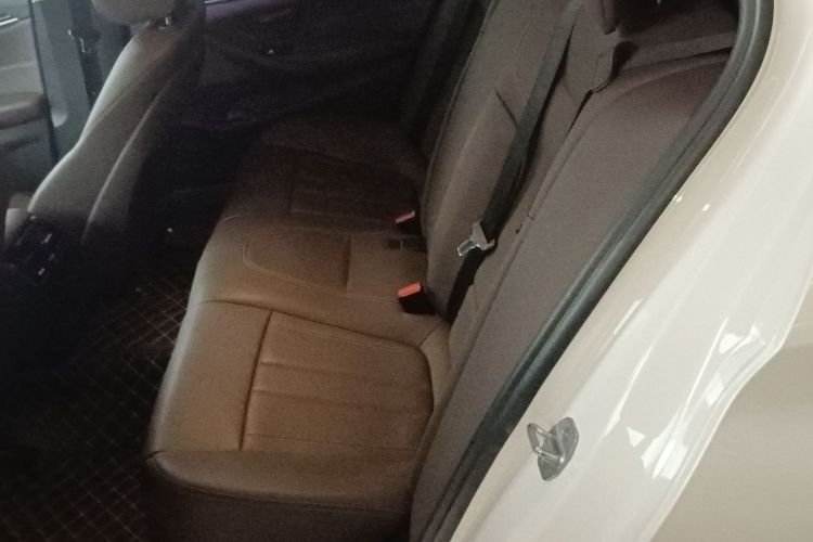 宝马5系 2019款 525Li 豪华套装中控内饰7004