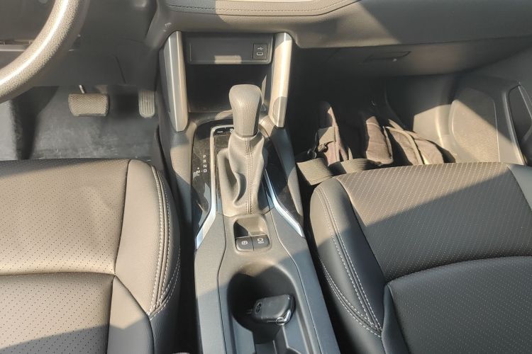 丰田 锋兰达 2023款 2.0L CVT精英版局部细节18