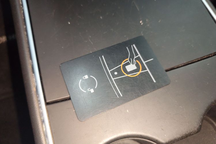 特斯拉 Model 3 2020款 标准续航后驱升级版中控内饰7001