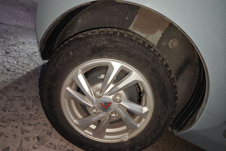 五菱汽车 宏光MINIEV 2020款 悦享款 磷酸铁锂车身外观6008