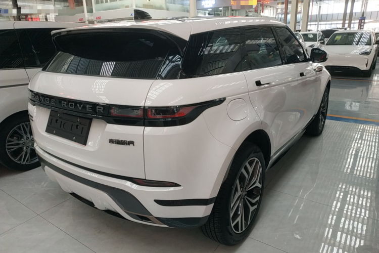 路虎 揽胜极光 2020款 249PS R-DYNAMIC S 运动版车身外观7