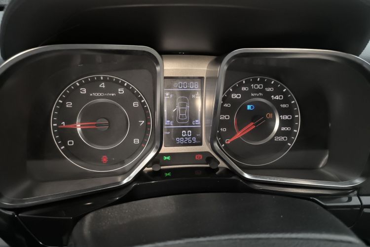 众泰 大迈X5 2017款 白金版 1.5T 手动豪华型中控内饰14