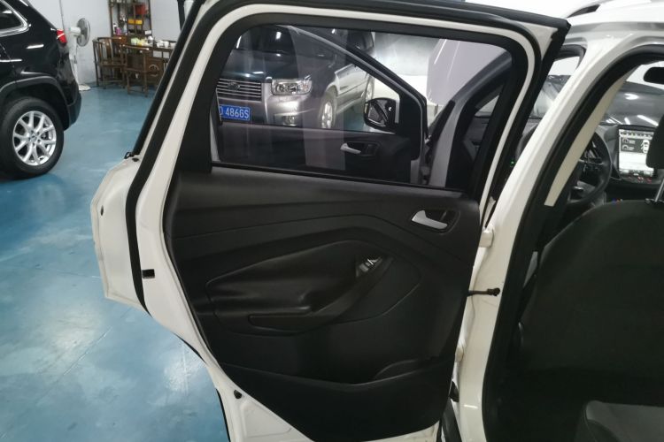 福特 翼虎 2017款 EcoBoost 180 两驱精翼型中控内饰49