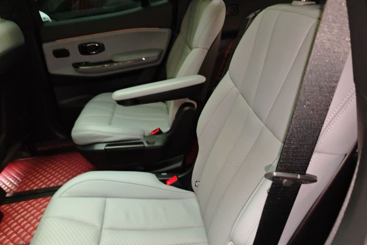 蔚来ES8 2020款 580KM 签名版 六座版中控内饰7004