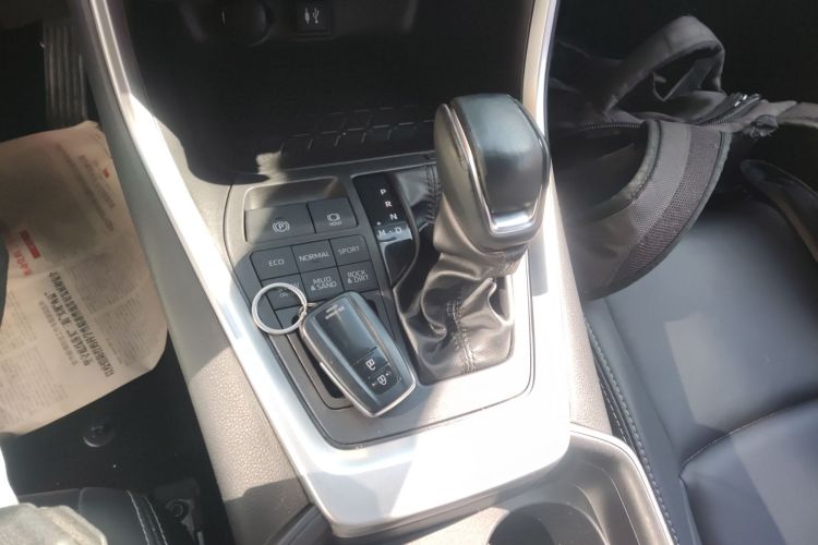 丰田 威兰达 2021款 2.0L CVT四驱豪华版中控内饰18