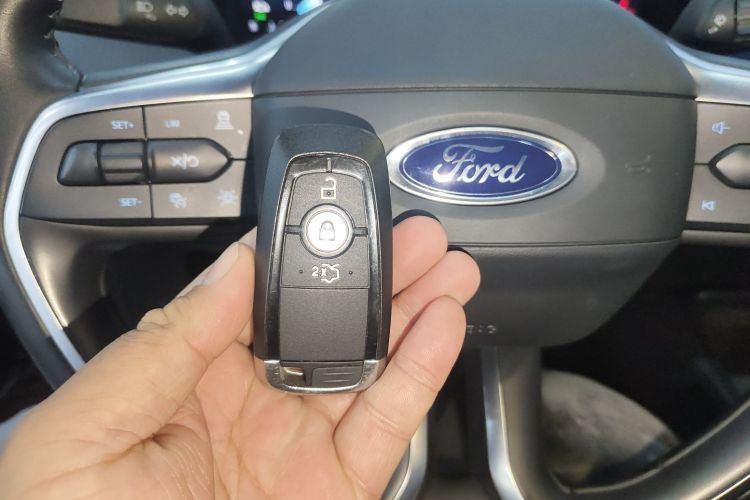 福特 蒙迪欧 2025款 2.0T EcoBoost 豪华型中控内饰7001