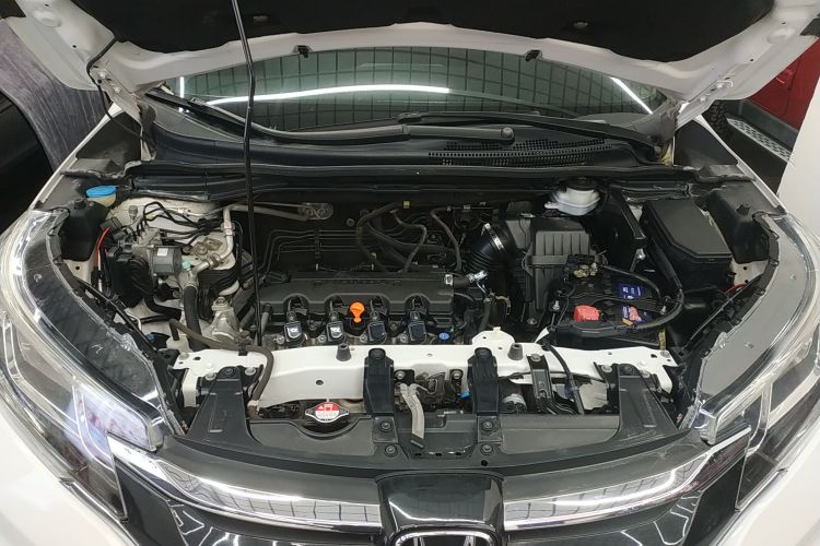 本田CR-V 2016款 2.0L 两驱经典版机舱底盘24