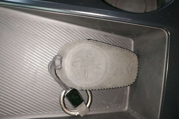 蔚来ES8 2020款 450KM 六座版中控内饰7001