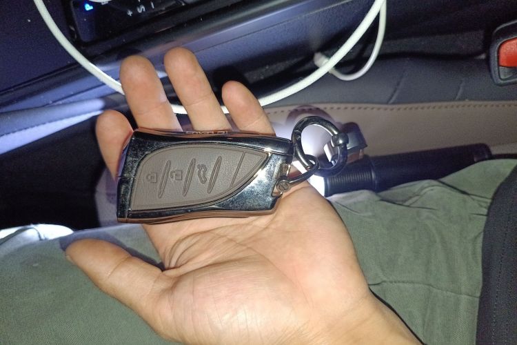 雷克萨斯ES 2022款 300h 臻享版中控内饰11