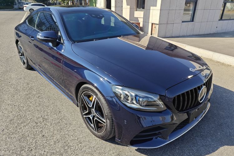 奔驰C级(进口) 2021款 C 260 轿跑车车身外观3