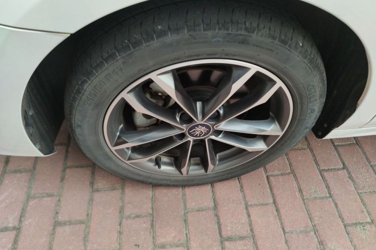 比亚迪 秦Pro 2020款 超越版 1.5TI 自动旗舰型车身外观6007