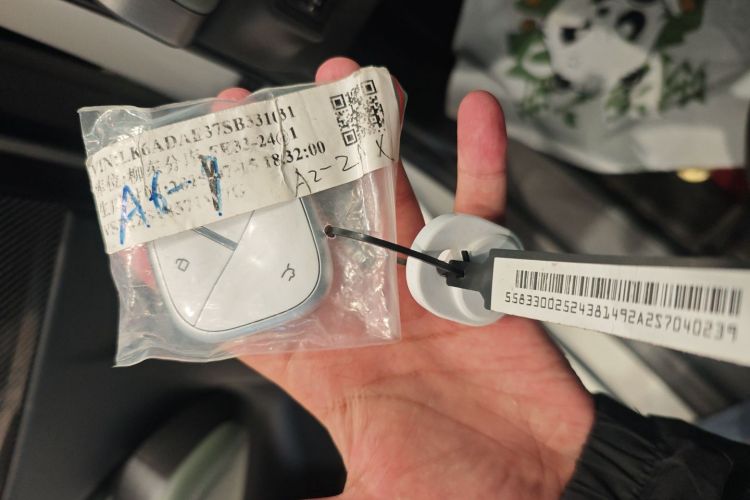 宝骏悦也Plus 2026款 301km咖啡创业版中控内饰7001