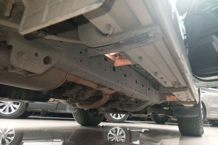 丰田 普拉多 2019款 3.5L 自动TX-L尊享版局部细节9001