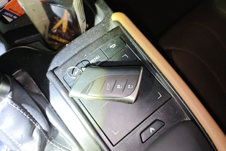 雷克萨斯ES 2018款 200 卓越版 国V中控内饰11