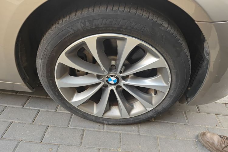 宝马5系 2014款 528Li 领先型车身外观10