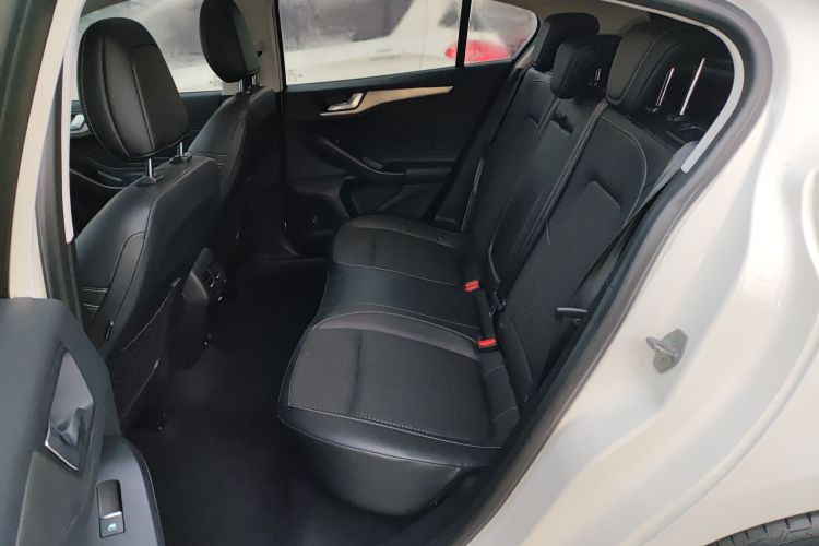 福特 福克斯 2020款 两厢 EcoBoost 180 自动锋潮型中控内饰7004