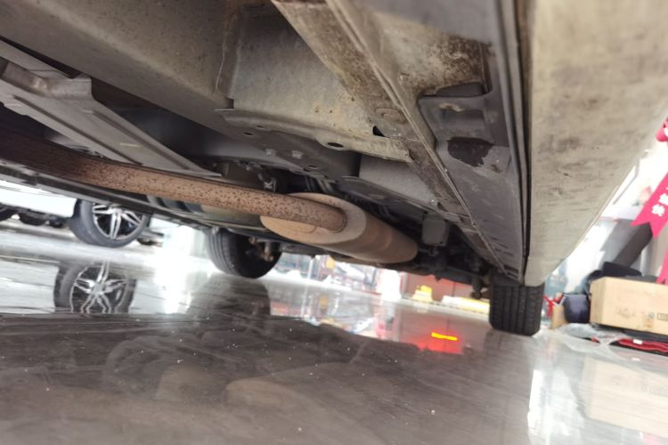 广汽传祺 传祺M8 2021款 领秀系列 390T 尊享版机舱底盘30