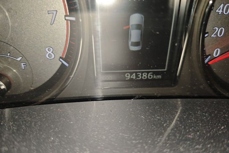 丰田 皇冠 2015款 2.5L 智享版中控内饰15